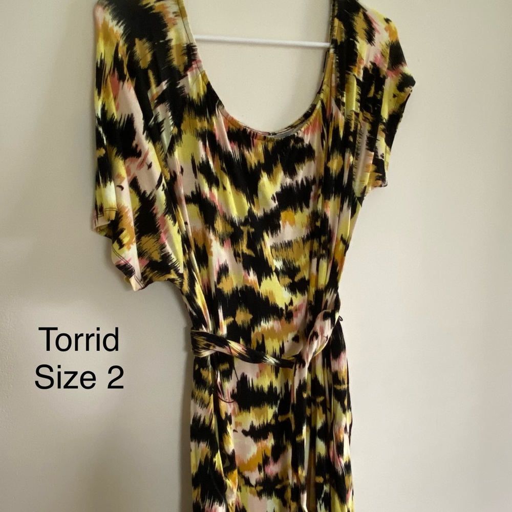 Torrid Yellow and Black Abstract Blouse